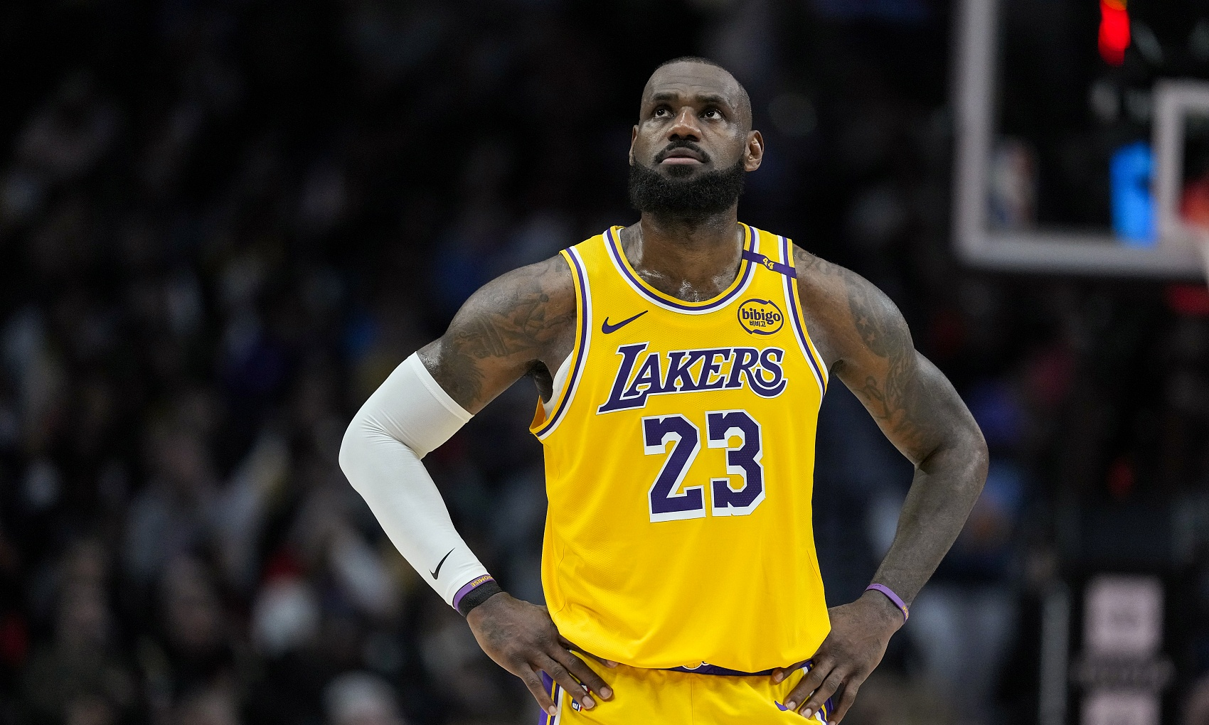 球盟会官网-詹姆斯带领美国队成绩